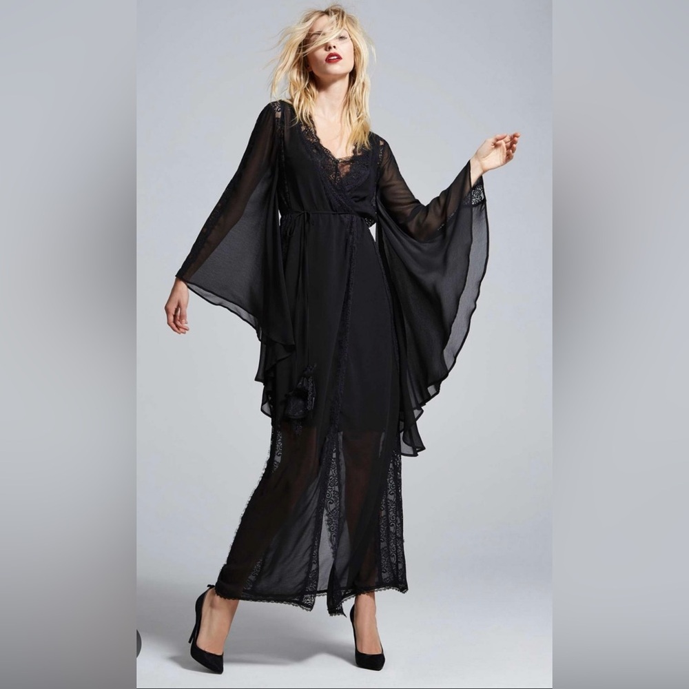 Love, Courtney by Nasty Gal Heaven Tonight Sheer Kimono